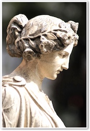 greek statuewoman