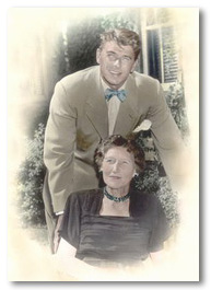 reagan_with_mother_400.JPG
