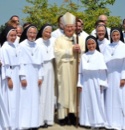 Religious orders that live the traditional counsels